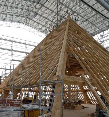 Visitez le chantier de reconstruction d'une charpente du XVe siècle