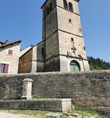 Visite de l'église Saint-Jean-Baptiste : découverte de ses vitraux